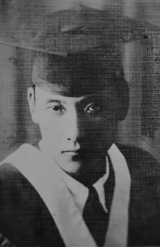 青年時(shí)代的王旦東。