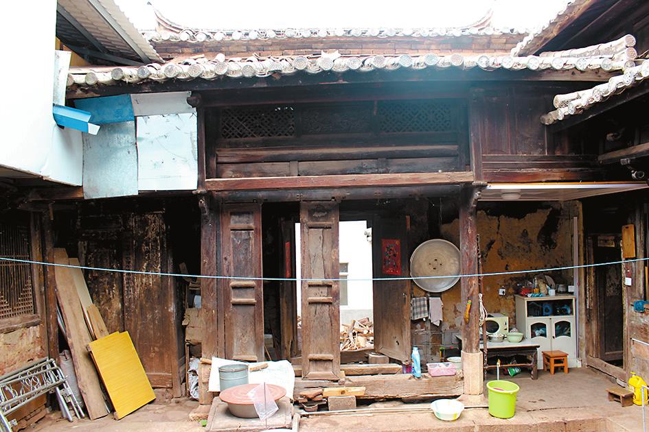 王元翰故居內保留著古舊的屏門。記者 馬蘭 攝