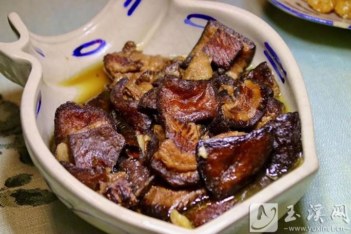 特色菜——燒皮子。