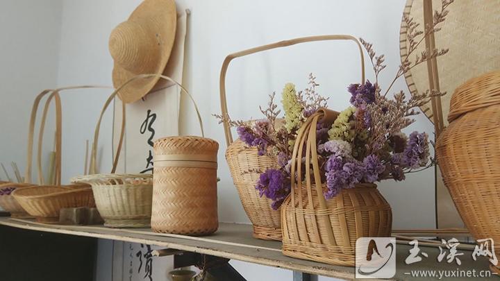 楊愛英的竹編作品。